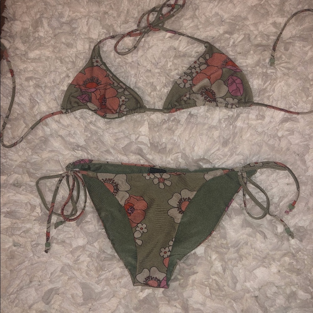 Floral Triangl Bikini